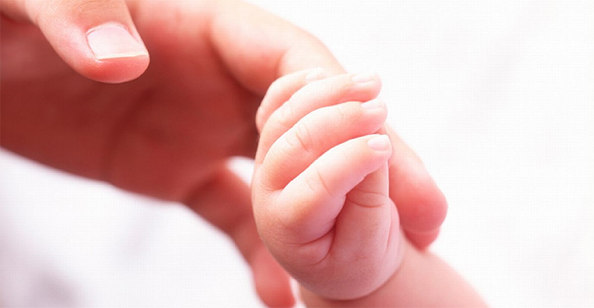 Prirođeni oblik škljocavog prsta u djece